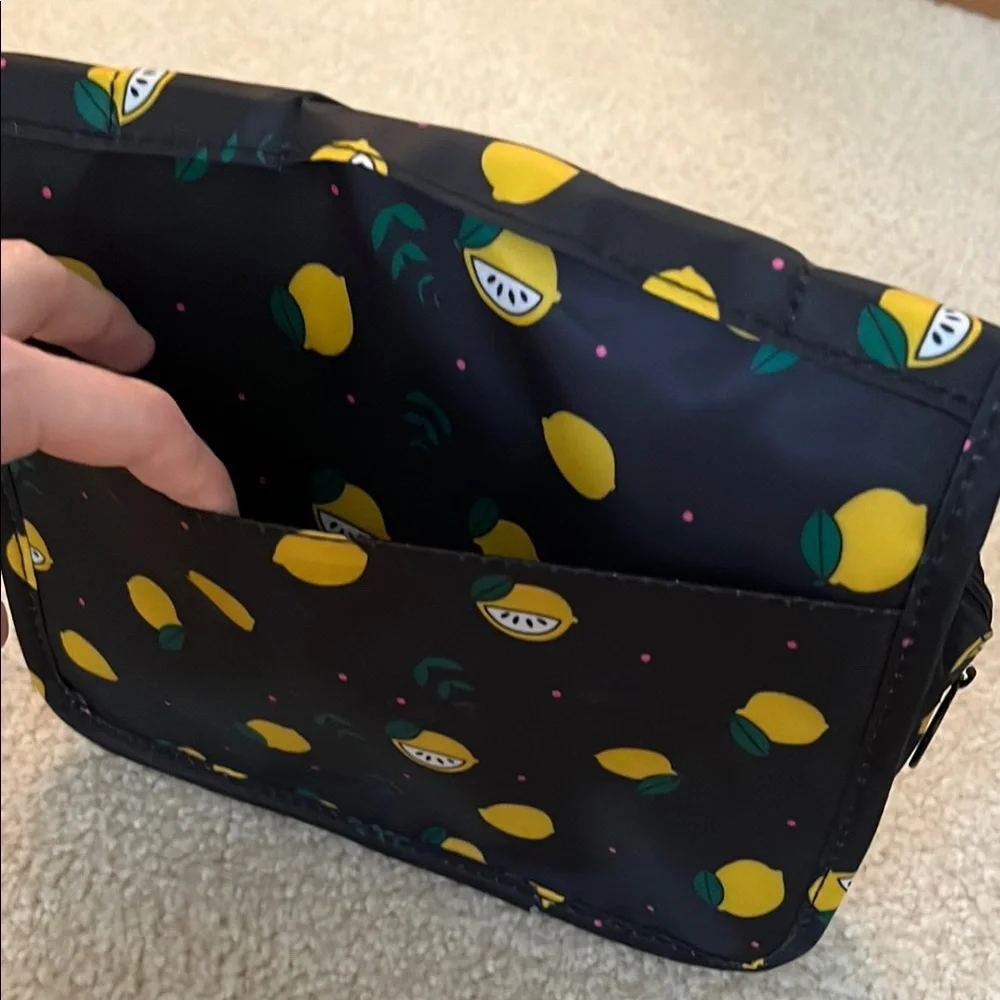 Travel Organizer with Lemon Print